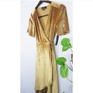 Lulus amour gold velvet wrap dress xs